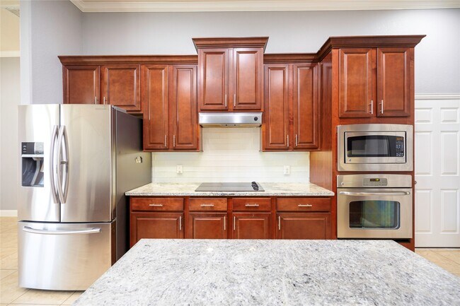 Foto del edificio - 6743 Honeycrest Lane
