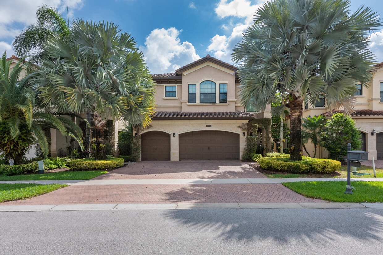 16806 Bridge Crossing Cir, Delray Beach, FL 33446 House for Rent in