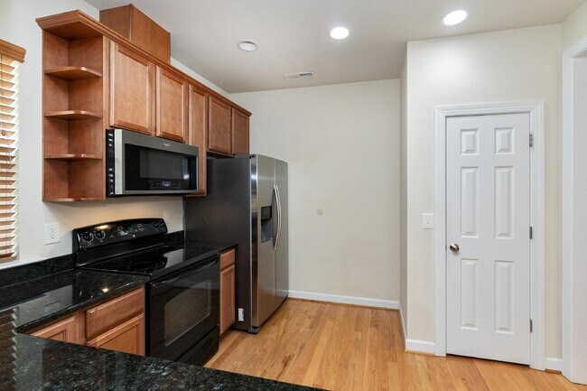 Foto del edificio - 3820 Yates Mill Trail