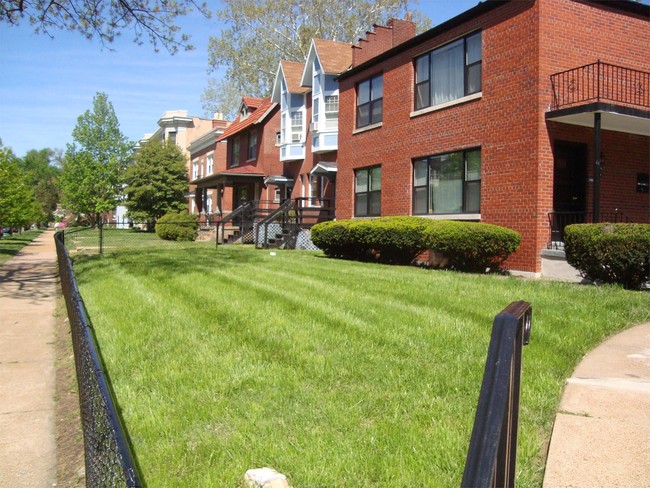 Foto del edificio - 341 Des Peres Ave
