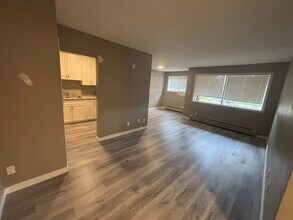 Building Photo - 343-343 Mill St