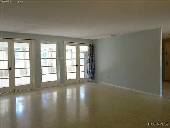 Foto del edificio - 1080 N Hollywood Cir