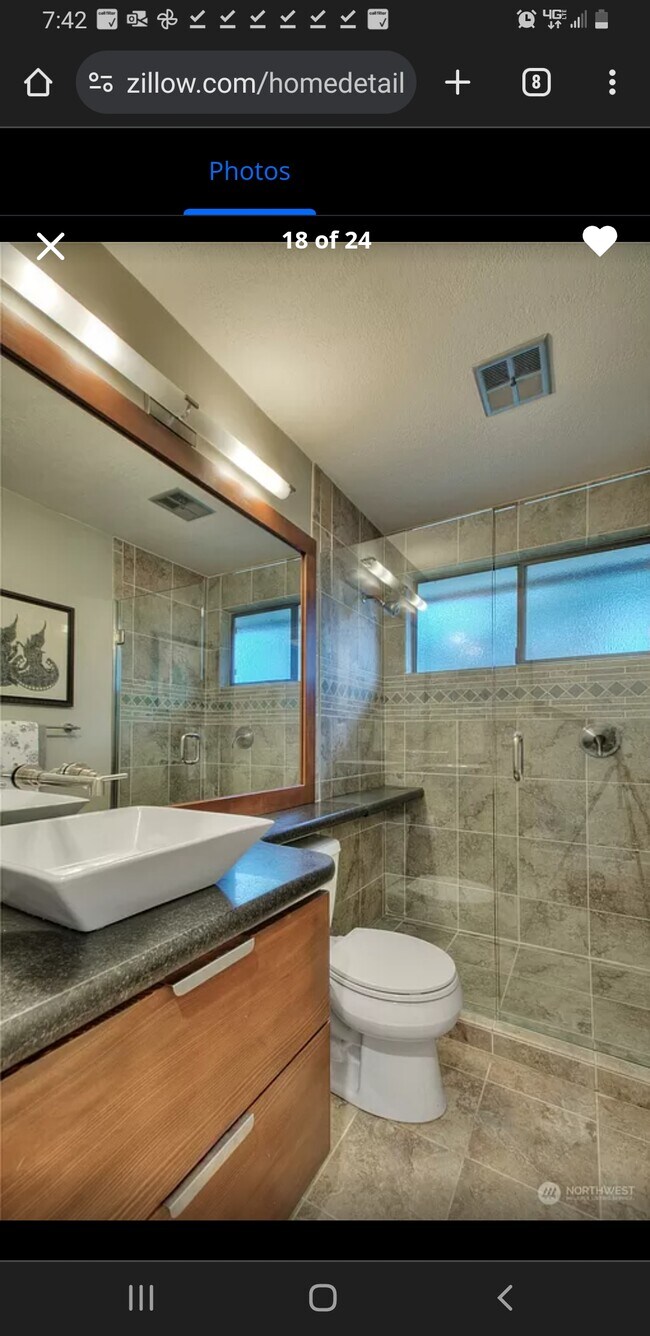 Foto del edificio - 317 Kennebeck Ave S