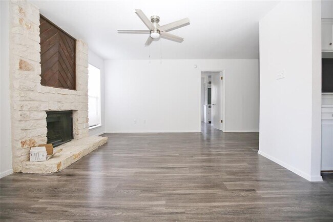 Building Photo - 10616 Mellow Meadow Dr