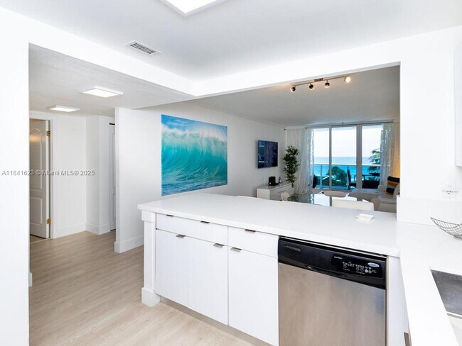 Building Photo - 2301 Collins Ave