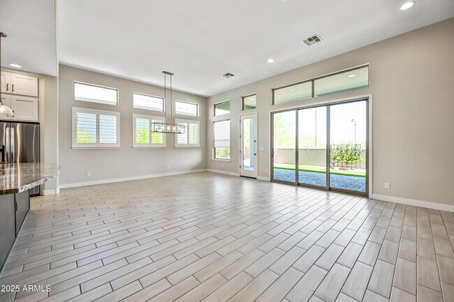 Building Photo - 5193 N 207th Dr