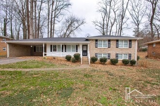 Building Photo - 3925 Chicamauga Dr