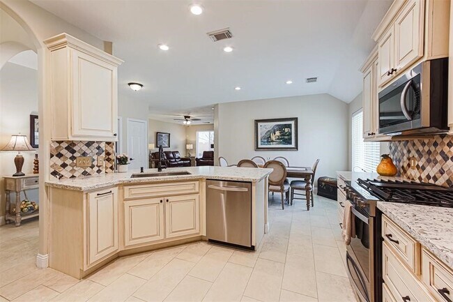 Foto del edificio - 3034 Glenthorpe Ln