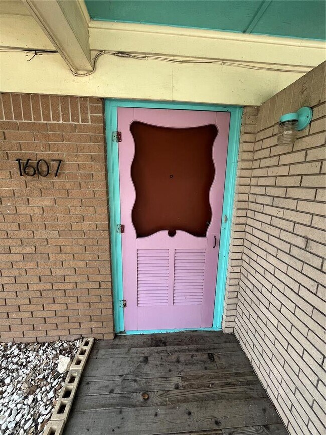 Foto del edificio - 1607 Lightsey Rd