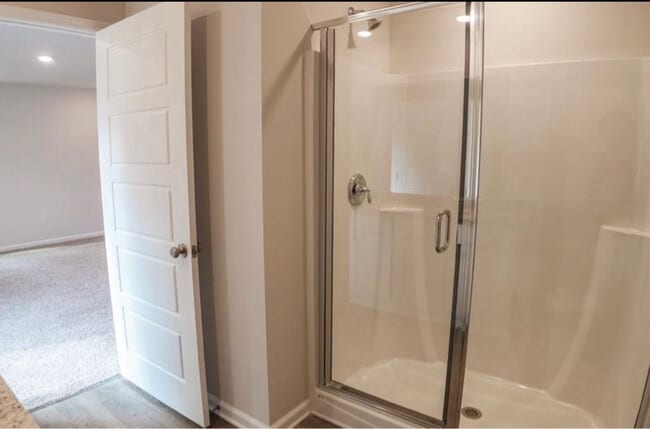 Building Photo - 5008 Sampler Dr