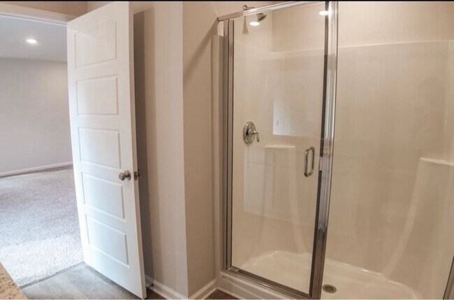 Foto del edificio - 5008 Sampler Dr