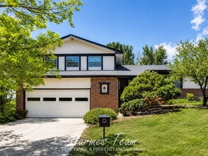 Building Photo - 2660 Villa Loma Dr