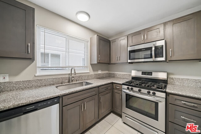 Building Photo - 3646 Carmona Ave