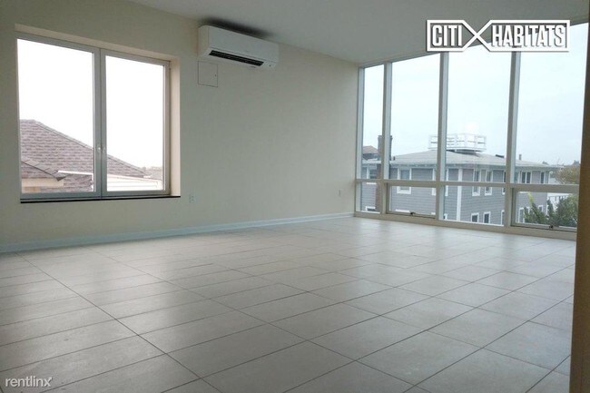 Building Photo - 2 br, 1 bath  - 142 Beach 96th St