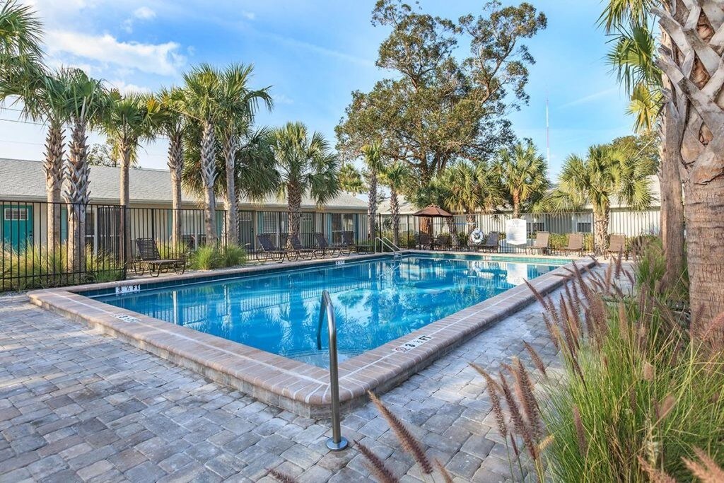Foto principal - 12480 Rose St