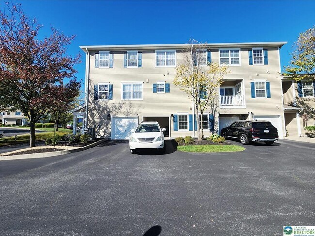 Foto del edificio - 974 Nittany Ct