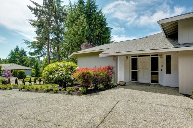 Building Photo - 8808 NE 14th St