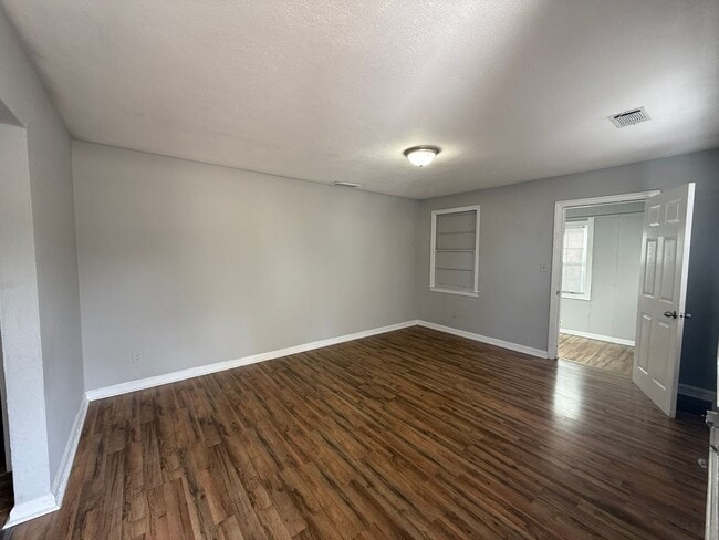 Foto del edificio - ***TOTAL ELECTRIC 2 or 3 Bedroom / 1 Bathroom Home for Rent in Columbus, GA***