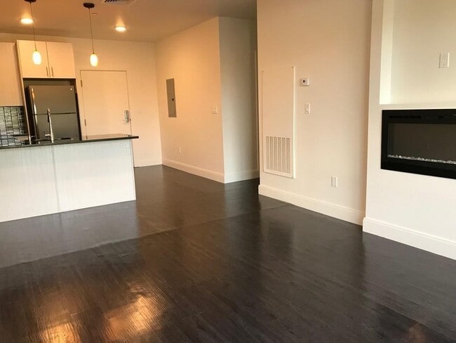 Building Photo - 31 S Main St