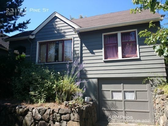 Building Photo - Nice, clean and move in ready !