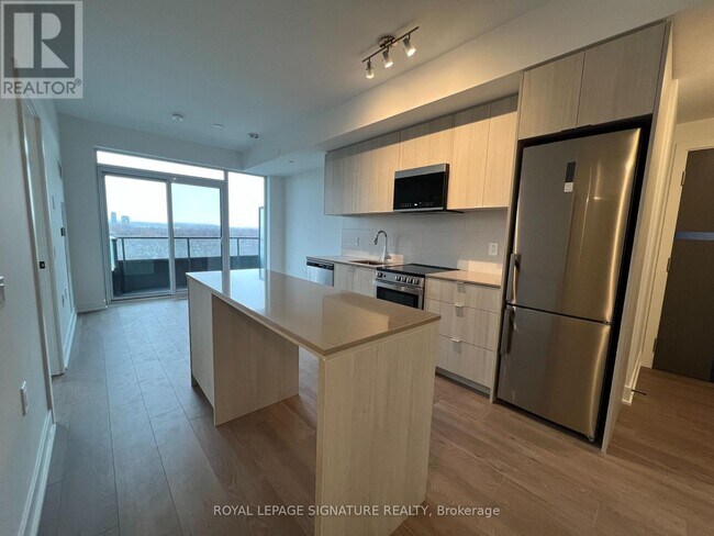 Building Photo - 2088 James St