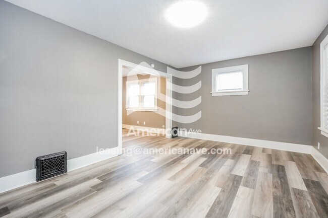 Foto del edificio - 1712 E Bowman St