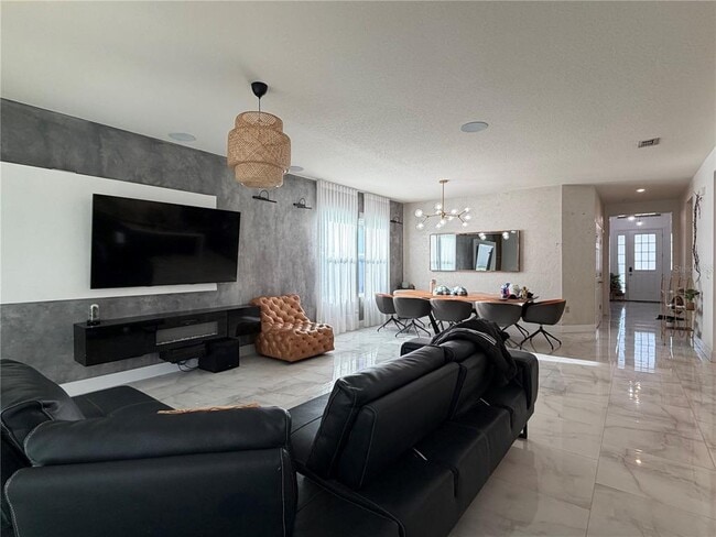 Building Photo - 2422 Riverbank Cv