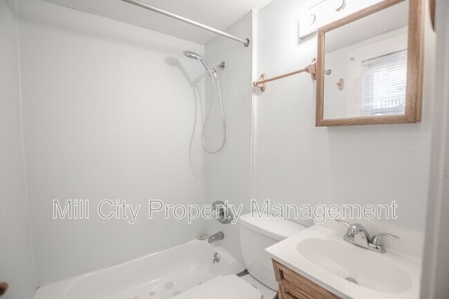 Foto del edificio - 126 Harrison St