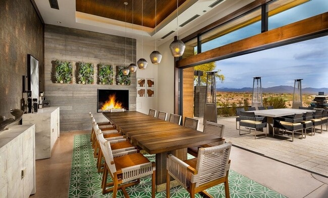 Building Photo - Upscale Unfurnished or Furnished Luxury Go...
