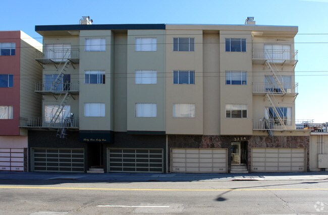 Building Photo - 3334-3344 Fillmore St
