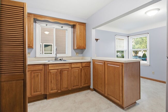 Building Photo - Charming Single-Family Home in Desirable Allen Park Neighborhood