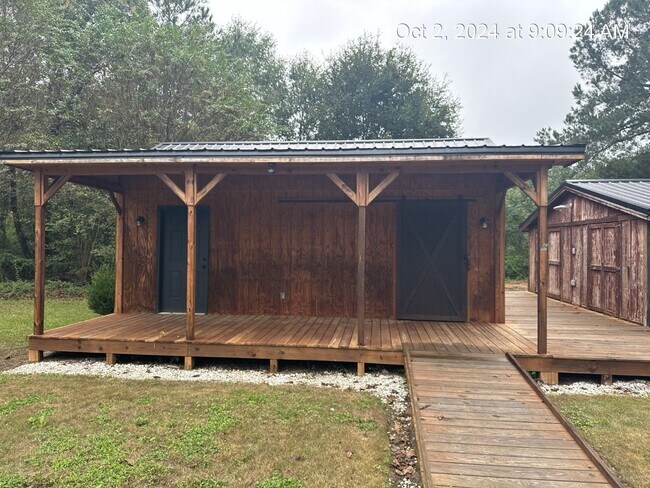 Building Photo - 341 Greentree Dr