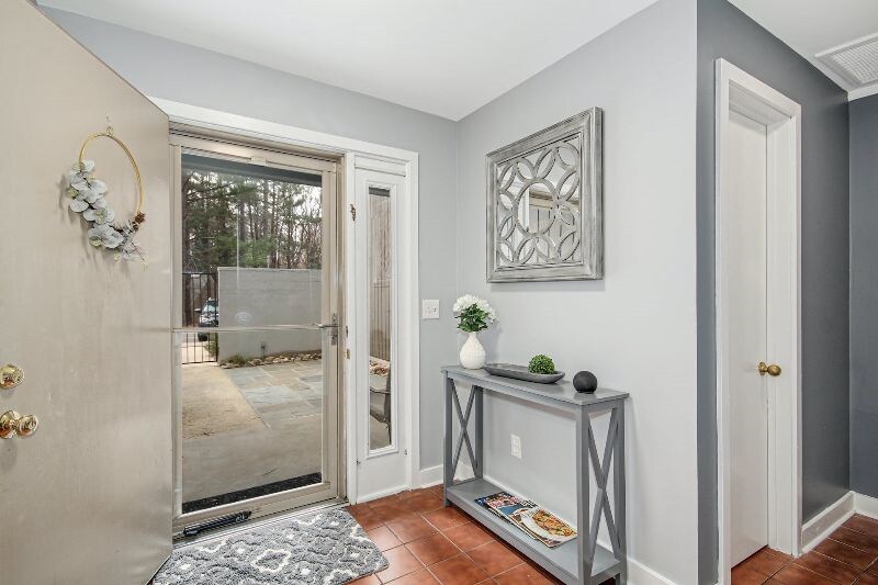 4 Vauxhall Pl, Chapel Hill, NC 27517 Townhome Rentals in Chapel Hill