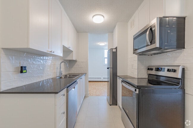 Interior Photo - 570 Birchmount Road