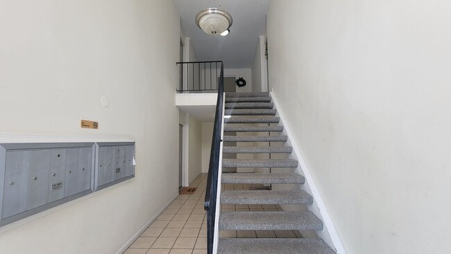 Photo - Elegant 1-Bedroom Condo Near Shelbyville Rd