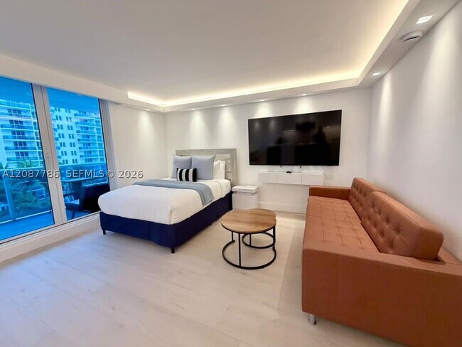 Building Photo - 2301 Collins Ave