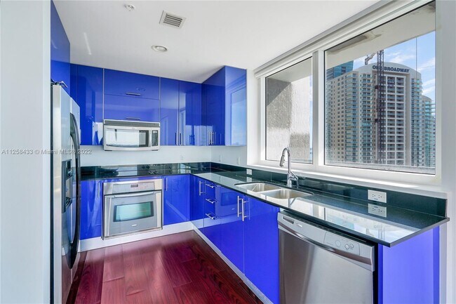 Foto del edificio - 60 SW 13th St