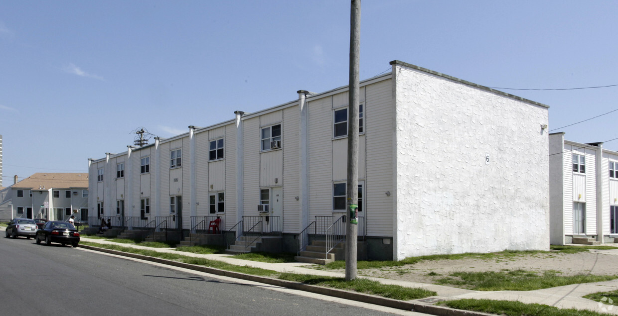 Building Photo - Barclay Arms