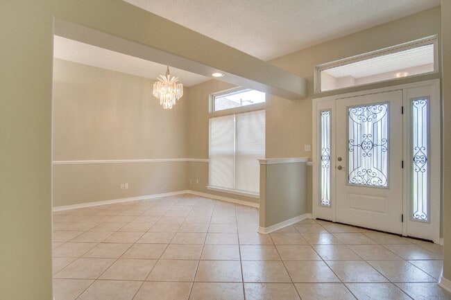 Building Photo - Spacious 4-Bedroom Cantonment Home with Sc...