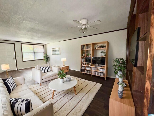Foto del edificio - 1700 Greenbrier Dear Rd