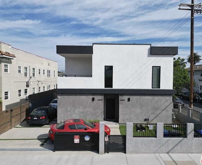 Building Photo - 1845 Vineyard Ave