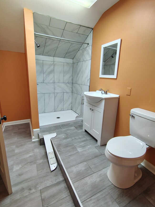 Building Photo - 688 Almondwood Pl