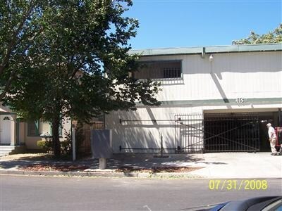 Primary Photo - 415 E Flora St
