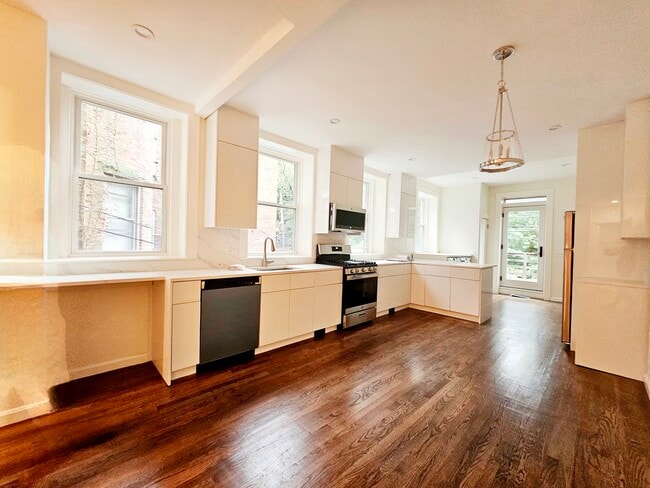 Foto del edificio - 1726 Beacon St