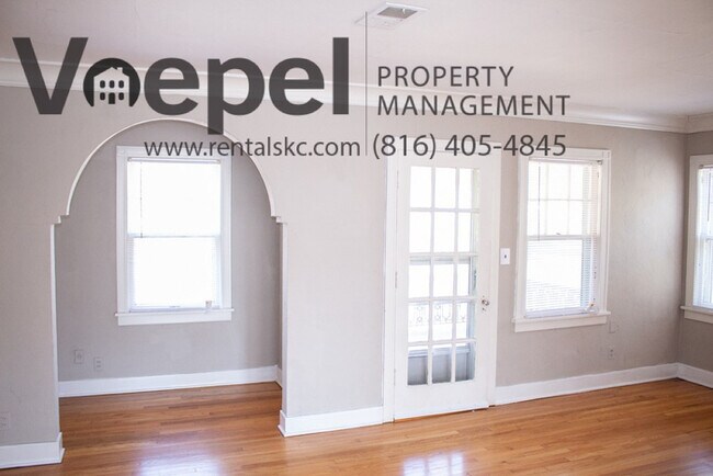 Building Photo - 2 Bed 1 Bath Duplex