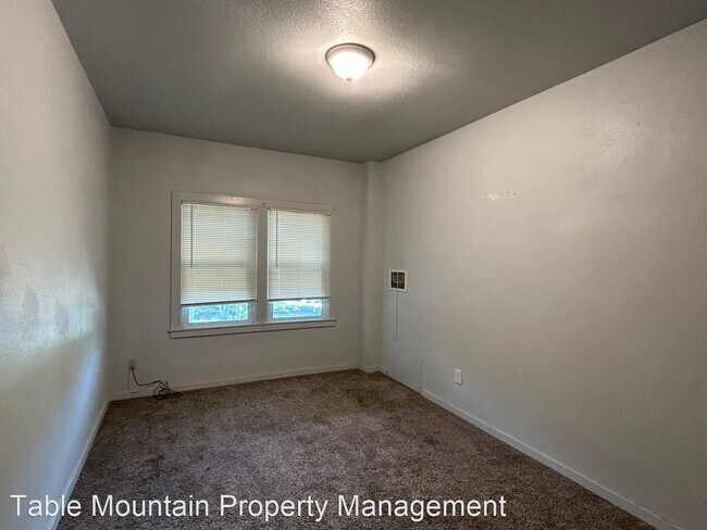Foto del edificio - 1 br, 1 bath House - 8 Acacia Ave