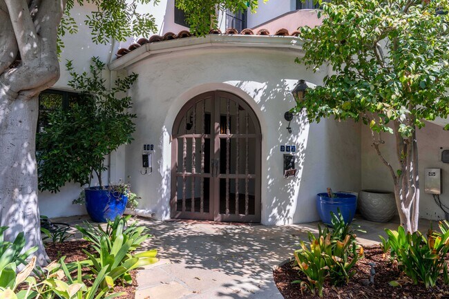 Foto del edificio - 345 W California Blvd