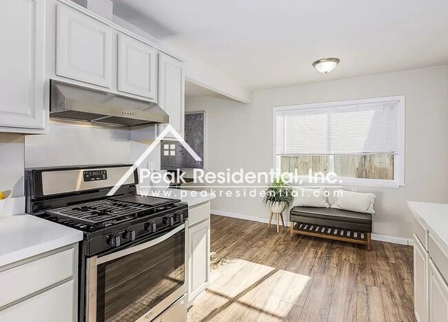 Foto del edificio - Updated 3bd/2ba Concord Home with 2 Car Ga...