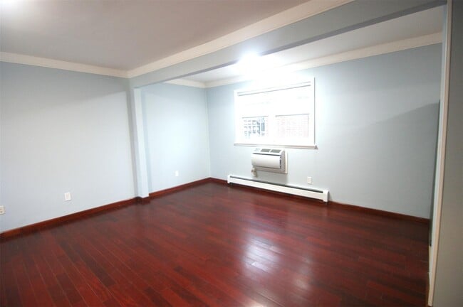 Foto del edificio - 82-92-92 167th St