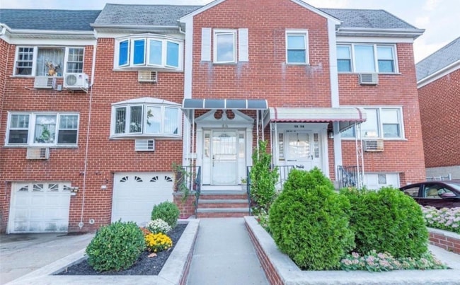 Photo - 18-16 Bell Blvd House